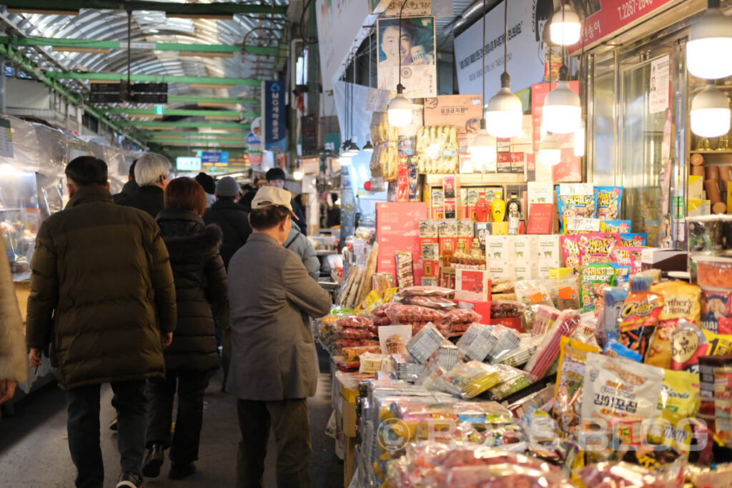 韓国ストリートグルメ旅六日目（ポッサム・十円パン・バナナ牛乳・キンパ）