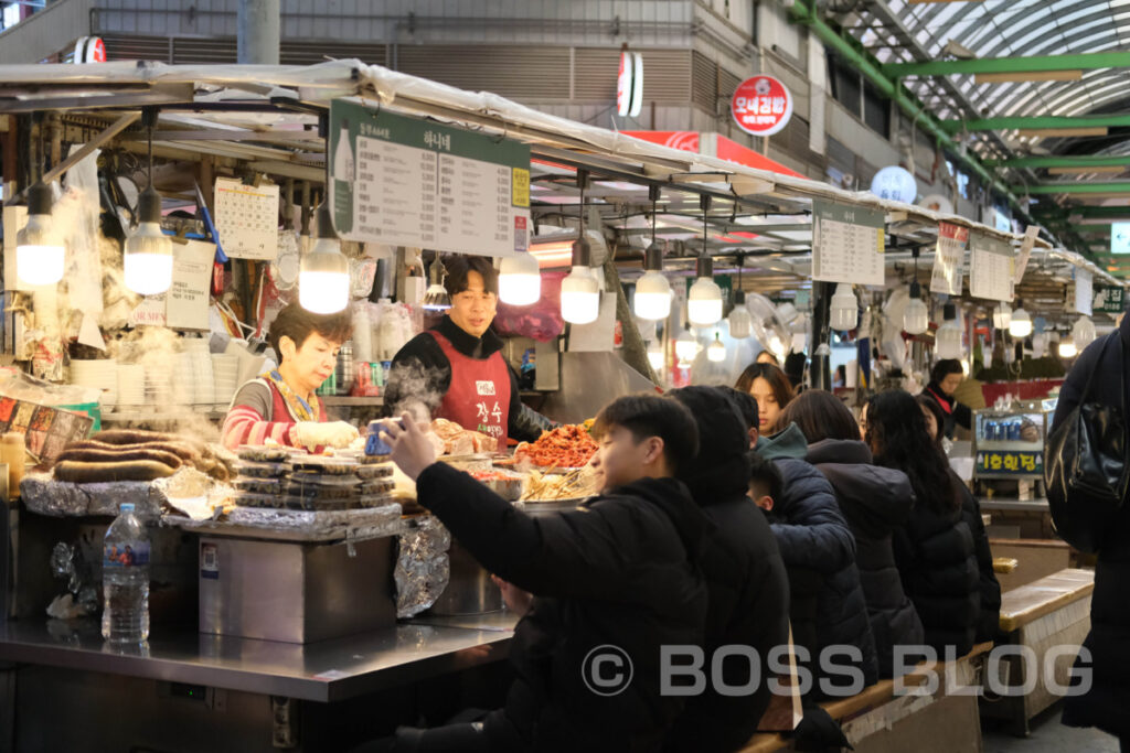 韓国ストリートグルメ旅六日目（ポッサム・十円パン・バナナ牛乳・キンパ）