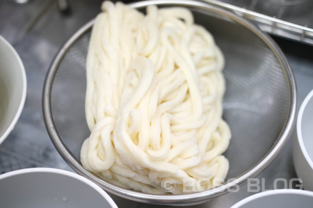 どんどん・肉うどん・冷凍・ゆで麺・あかり