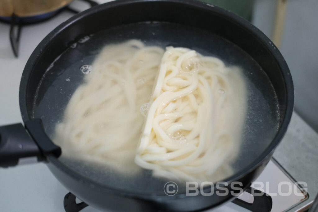 どんどん・肉うどん・冷凍・ゆで麺・あかり