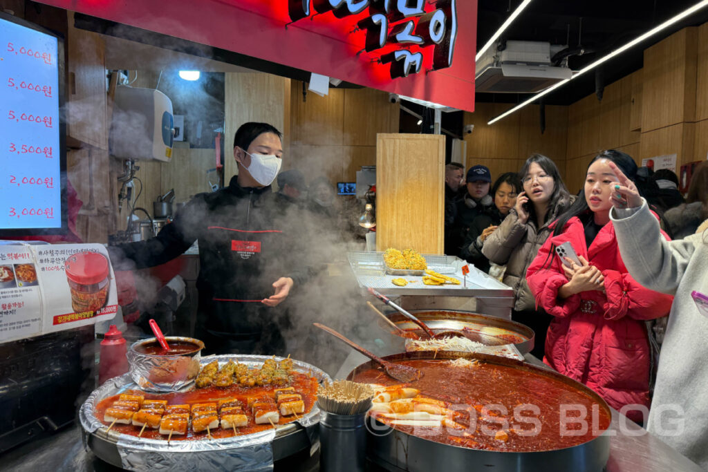 韓国ストリートグルメ旅六日目（ポッサム・十円パン・バナナ牛乳・キンパ）